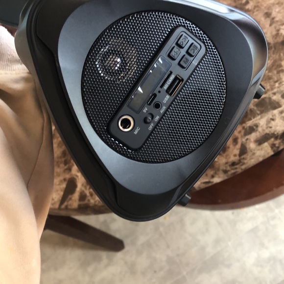 BestiesBluetooth speaker - Picture 3 of 3